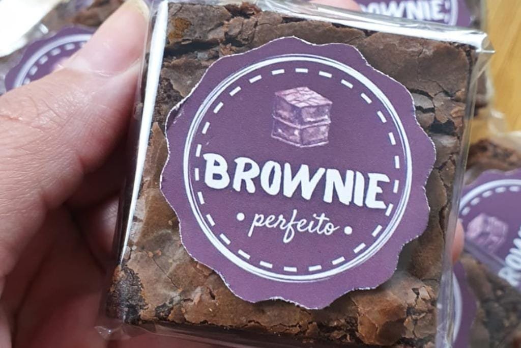 Embalando-o-brownie-para-vender